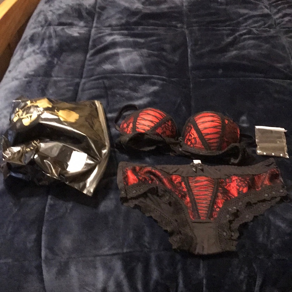 NEW BRA AND PANTY SET